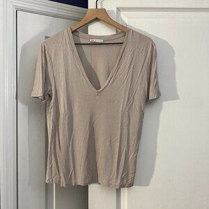 EUC - Zara Vee Neck T-Shirt - Size Small - Color - Pale Lilac